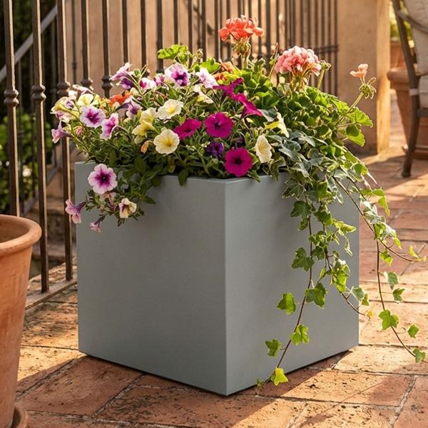 Square flower pot 38 cm in concrete grey, 25L plastic planter box for indoor & outdoor use, frost-proof & UV-resistant, lightweight