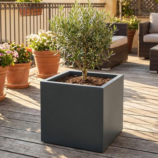 Square flower pot 58 cm in anthracite, 91L plastic planter box for indoor & outdoor use, frost-proof & UV-resistant, lightweight