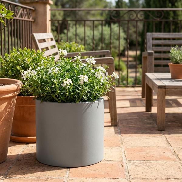 Moderner Blumentopf Rund Ø47cm in Beton-Grau, Pflanzkübel 40L aus Kunststoff für Innen & Aussen, Frostsicher & UV-Beständig, Leichtgewicht