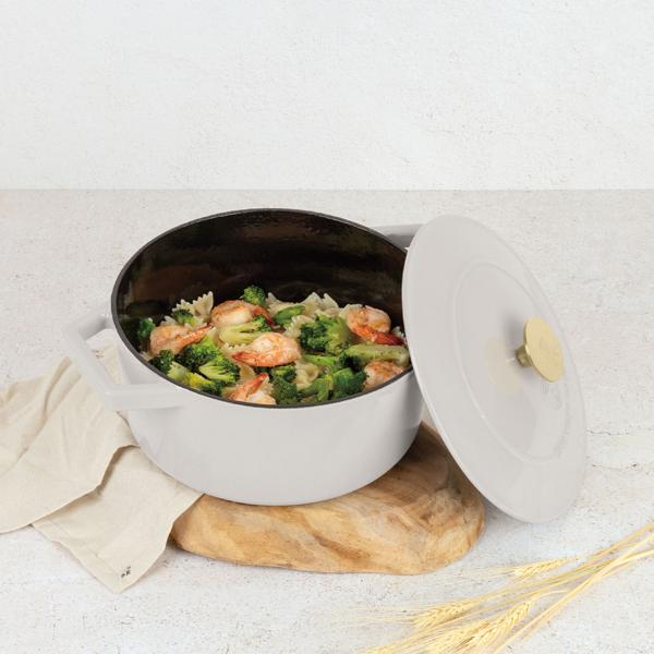 Cast iron casserole Ø24 cm 4.35 L, cream: Elegant casserole dish, induction-compatible & oven-safe – roaster for braising, baking & serving