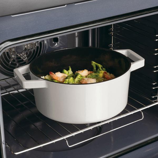 Cast iron casserole Ø24 cm 4.35 L, cream: Elegant casserole dish, induction-compatible & oven-safe – roaster for braising, baking & serving