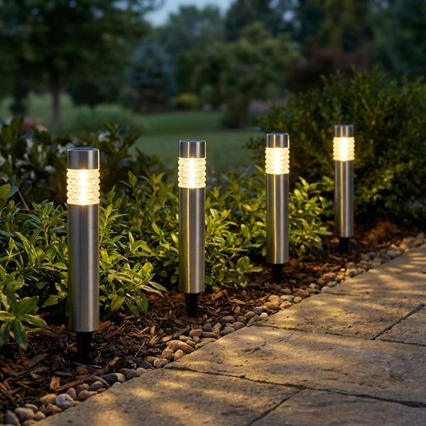 4er-Set Solarleuchte aus Edelstahl: Gartenleuchte warmweiss mit Erdspiess, LED Aussenleuchte wetterfest - moderne Solarlampe für Garten