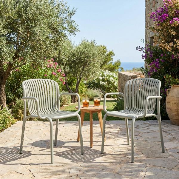 2er-Set Bequemer Gartenstuhl aus Kunststoff, Beige – ergonomische Gartenstühle mit Armlehnen - modern, leicht & stapelbar, für Aussen geeignet