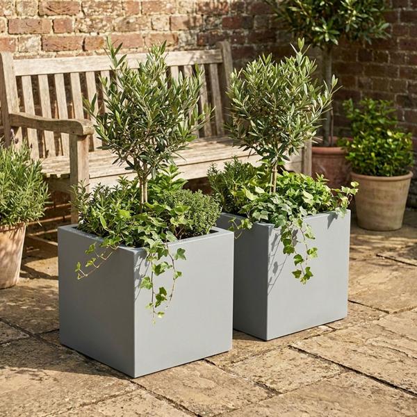 Lot de 2 pots de fleurs carrés 38 cm gris béton, bacs à plantes 25L en plastique pour intérieur & extérieur, résistants au gel & aux UV, légers