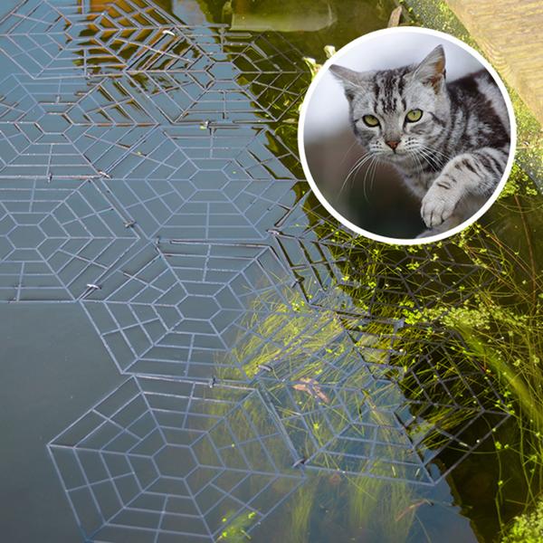 Reliable heron and cat protection for garden ponds: set of 20 floating hexagonal pond protection grids