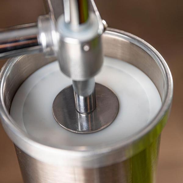 Manual sausage maker 3 kg stainless steel with 4 filling tubes Ø15, 19, 22, 25 mm – sausage filling machine with hand crank, suction base & clamp mounting
