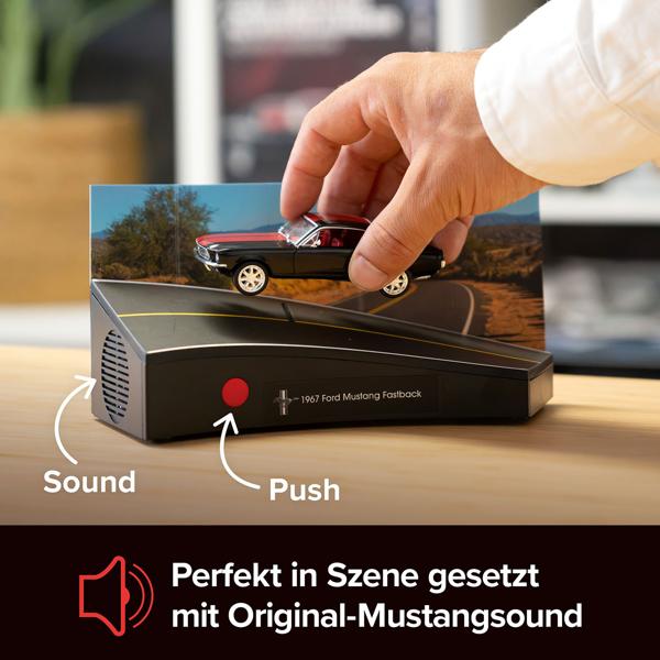 Ford Mustang Adventskalender – Fastback Modellauto 1:43 Bausatz in Schwarz mit V8 Soundbasis, Begleitbuch & Zubehör – Geschenk für Auto Fans