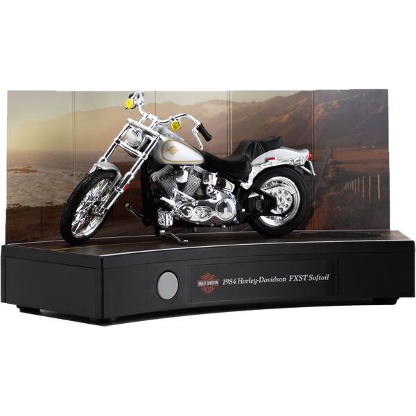 Harley-Davidson Adventskalender 2024 – FXST Softail Modellbausatz 1:18 mit V2 Soundmodul, Begleitbuch & Zubehör – Geschenk für Motorrad Fans