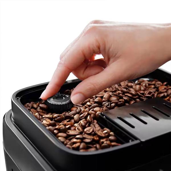DeLonghi Magnifica Evo machine à café automatique noire – machine à café performante avec moulin conique et mousseur à lait pour la maison