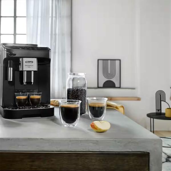 DeLonghi Magnifica Evo machine à café automatique noire – machine à café performante avec moulin conique et mousseur à lait pour la maison