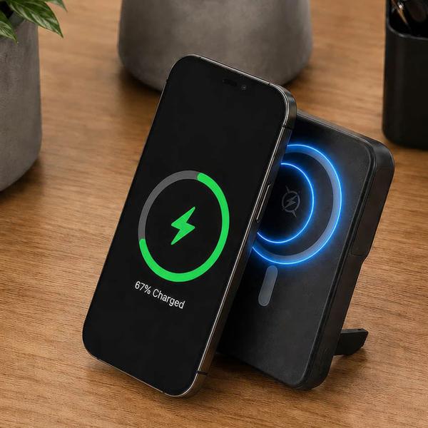 Powerbank 10 000 mAh magnétique avec recharge sans fil jusqu’à 25 W, USB-C jusqu’à 35 W, écran LCD et fonction support, batterie compacte pour smartphone, noir