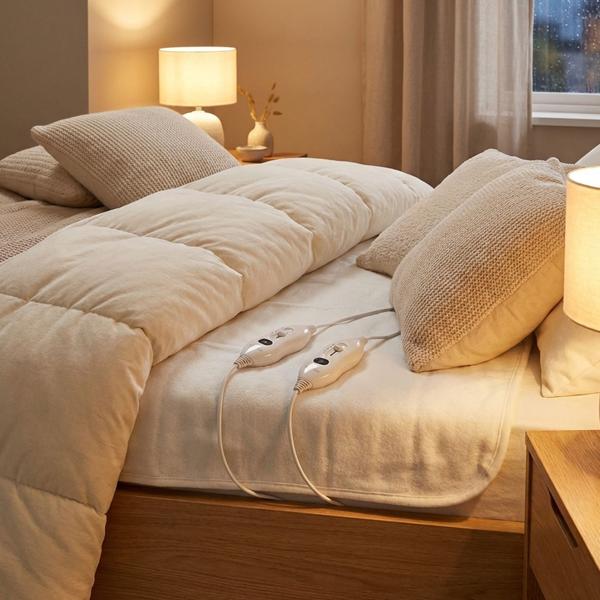 Sottocoperta riscaldata di alta qualità per 2 persone (160x140 cm): coperta elettrica riscaldata con 2 telecomandi. Coperta intima riscaldata in color crema per un calore accogliente