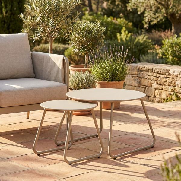 Eleganti tavolini rotondi in metallo in set da 2, beige, Ø 40 e 60 cm, accenti di stile per il soggiorno, il balcone o la camera da letto