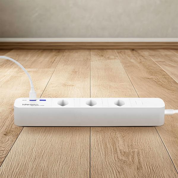 Smart WLAN socket strip (CH), 3-way with USB ports, voice control (Alexa/Google), 10 A: A multiple socket outlet for SmartHome convenience