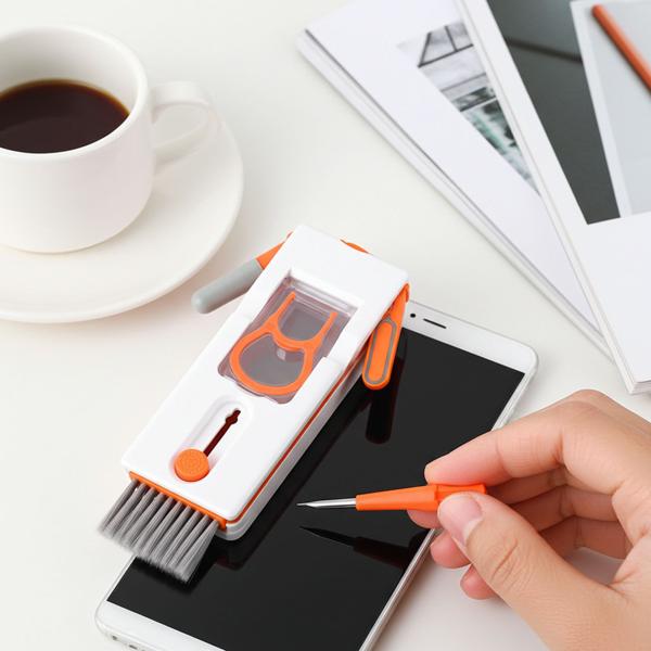 11-in-1 cleaning kit for keyboard, smartphone & headphones – Multifunctional cleaning set with metal tip, brushes & lens cleaner