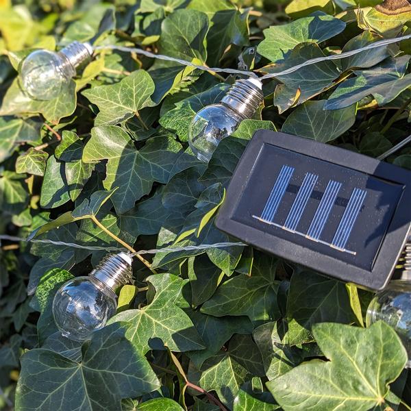LED light chain with 20 LEDs in light bulb shape, solar-powered, 3.8 meters