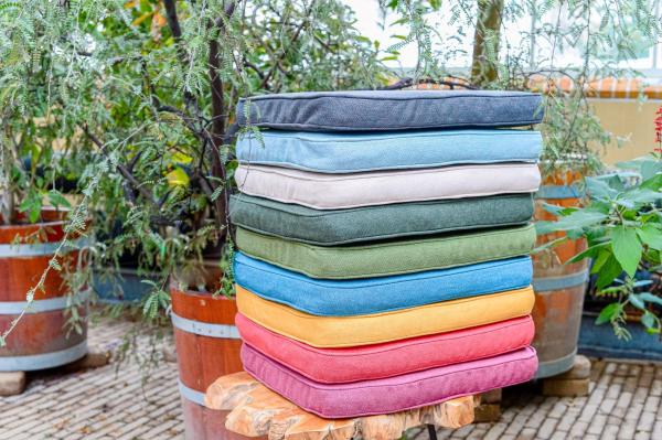 cuscino per sedia da esterno 2 pezzi (48x48cm, beige): Protezione UV, idrorepellente, comodo cuscino per sedie da giardino, Made in Europe by Madison