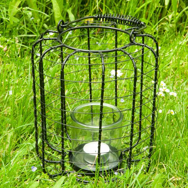 Laterne Metallgitter Schwarz - Windlicht für Kerzen mit Henkel - Ø 18,5 x H 24 cm - Modernes Design - Hübsches Schattenspiel - Dekorativ für Balkon, Garten