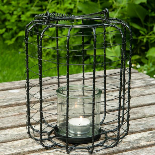 Laterne Metallgitter Schwarz - Windlicht für Kerzen mit Henkel - Ø 18,5 x H 24 cm - Modernes Design - Hübsches Schattenspiel - Dekorativ für Balkon, Garten