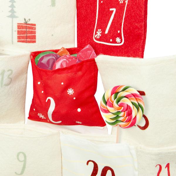Calendrier de l’Avent avec 24 sachets en tissu à remplir – calendrier de Noël DIY en forme de sapin – 62x67 cm rouge/blanc réutilisable