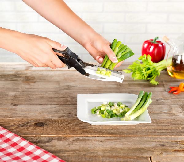 Trancheur de cuisine 2 en 1 : couteau-ciseaux avec mini planche à découper