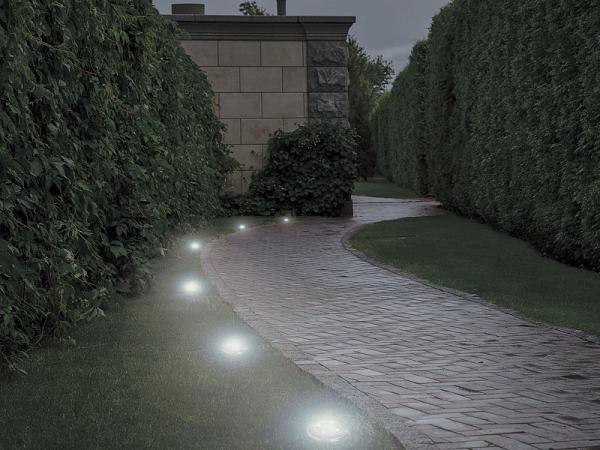 Set di 2 faretti solari da giardino con picchetto di terra, 200 lm, IP44