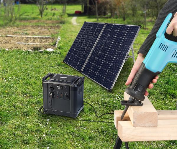Powerstation & solar converter with 260 watt solar panel, 455 Ah, 1456 Wh