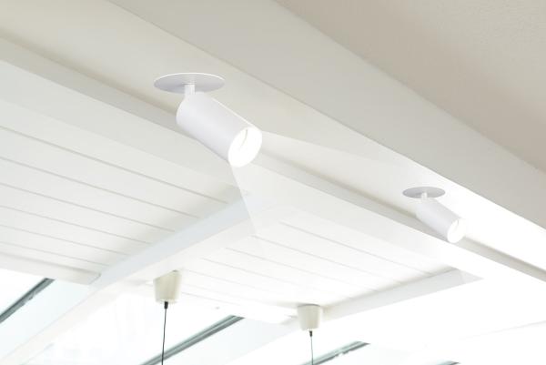 set di 2 spot orientabili da parete e soffitto con presa GU10, bianco