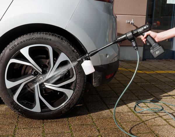 Mobile battery pressure washer with foam nozzle, 30bar, 33W, 1.50mAh, 22 Volt