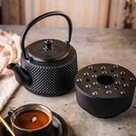Elegante Teekanne mit Rechaud aus Gusseisen, schwarz: für langanhaltende Wärm...