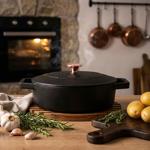 High-quality cast iron roaster with lid, 2.57 liters, black-roségold - For pe...