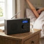 Modern DAB+/FM radio with clock & double alarm: Black - A clock radio for cle...
