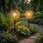 2er-Set Elegante Solar-Steckleuchte für Garten & Terrasse: Robuste LED Solarl...