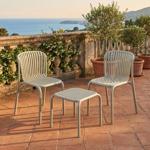 Ergonomisches Balkonset: 2 Gartenstühle stapelbar & ein moderner Beistelltisc...