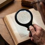 Magnifying glass with 3 LEDs, illuminated magnifier with 2.5x magnification, ...
