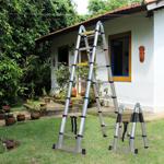 Practical telescopic ladder, extendable up to 4.4 m, 150 kg load capacity, sp...